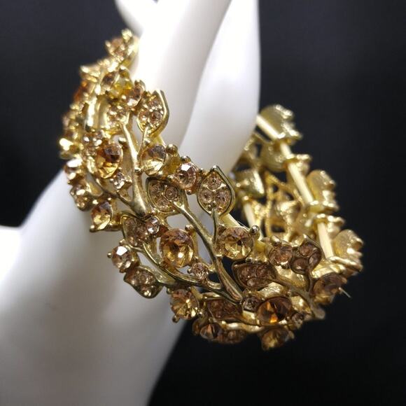 Light Topaz Rhinestone Gold Tone Floral Bracelet, Stretch Links, 7 Inches - Picture 3 of 5